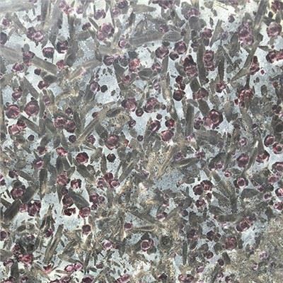 Crni meteorit granit
